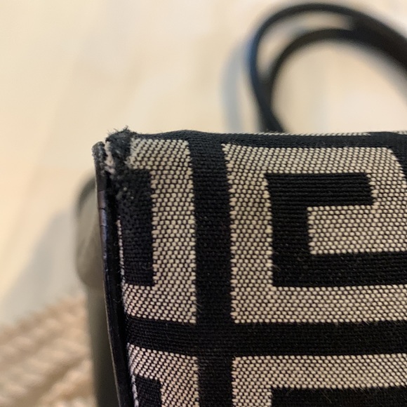 Givenchy AuthenticVintage Rare  Monogramed and side leather Black and Gr… - Picture 7 of 16